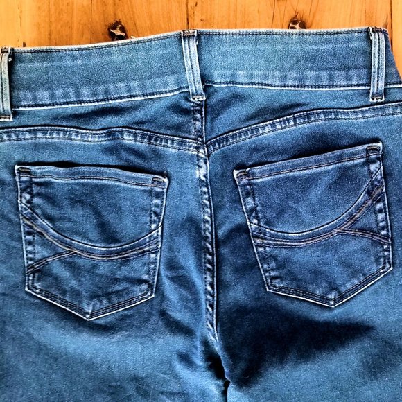 SOLD Lee Riders Capri Midrise Jeans Sedona Indigo 8 M Cropped Stretch Denim - Picture 6 of 6